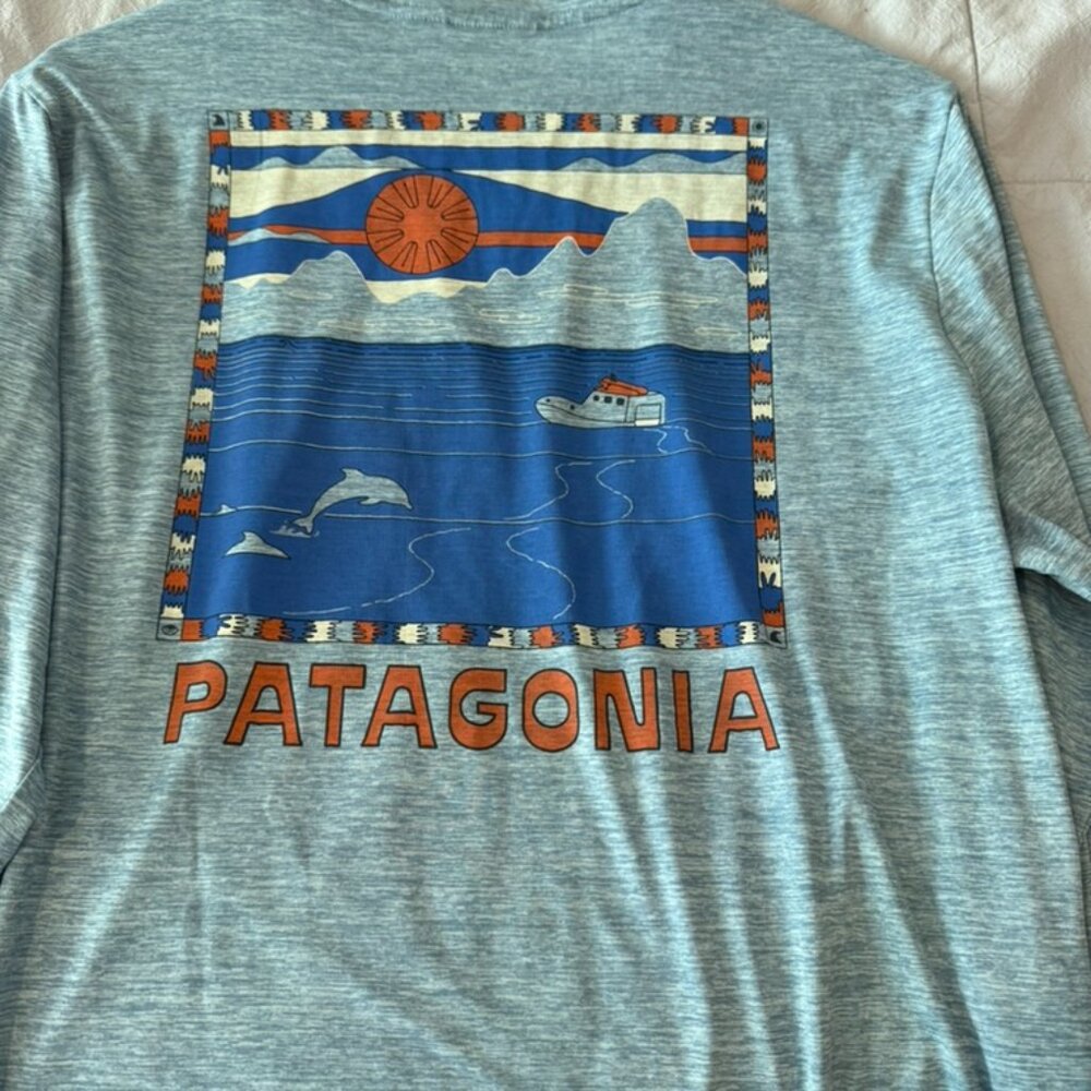 Men's Patagonia Tee, Long Sleeve, Medium, Capilene Cool Daily, Blue - Picture 3 of 5